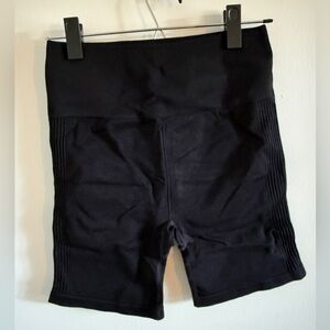 Fabletics Women's Black Ribbed Biker Shorts